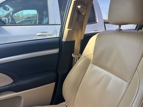 Used 2014 Toyota Highlander XLE image 5