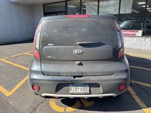 Used 2017 Kia Soul + image 8