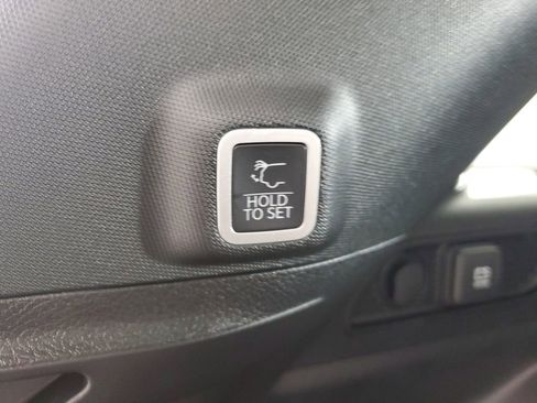 New 2025 Jeep Grand Cherokee Altitude image 34