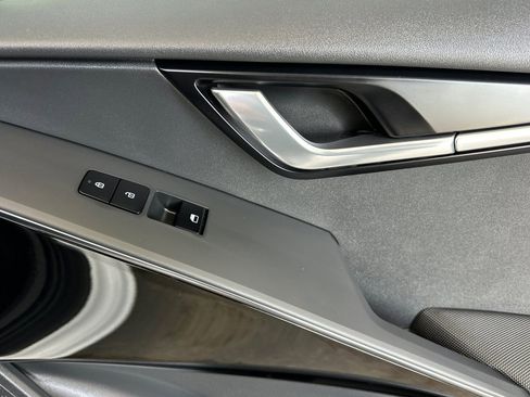 Certified 2023 Kia Niro EX Touring FWD image 19