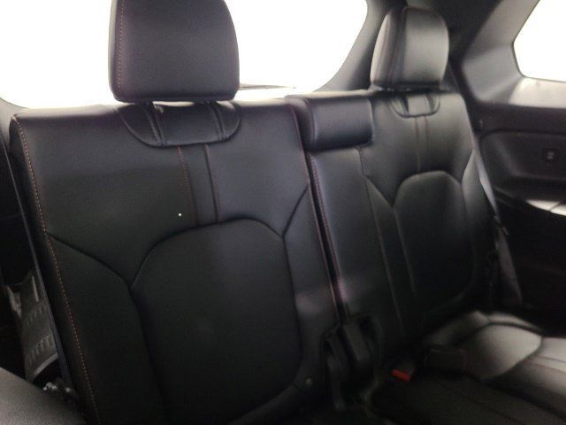 Used 2025 Honda Pilot TrailSport image 18