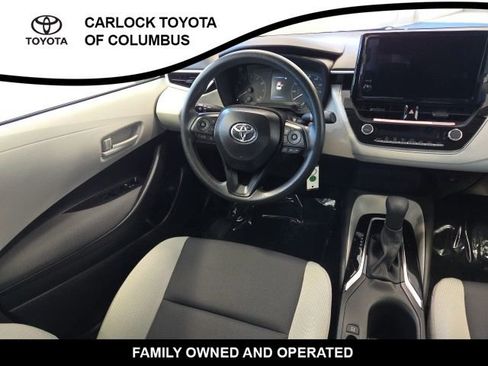 Used 2025 Toyota Corolla LE FWD image 18