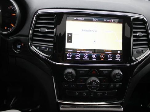 Used 2021 Jeep Grand Cherokee Laredo X image 7
