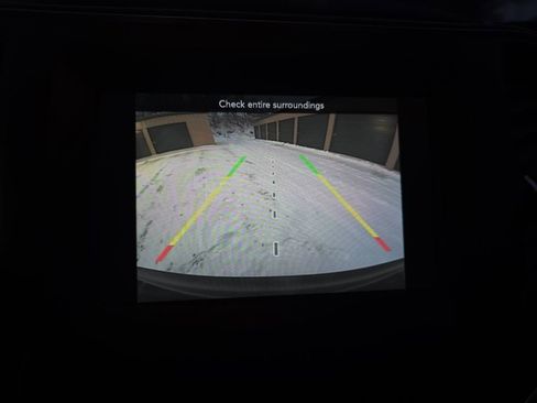 Used 2020 Jeep Cherokee Latitude Plus w/ Cold Weather Group image 22