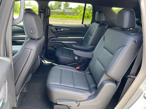 Certified 2025 Chevrolet Traverse LT w/ Driver Confidence Package AWD/4WD image 19