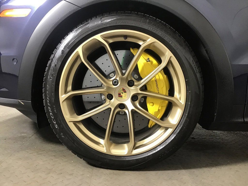 Certified 2024 Porsche Cayenne Turbo GT AWD/4WD image 11