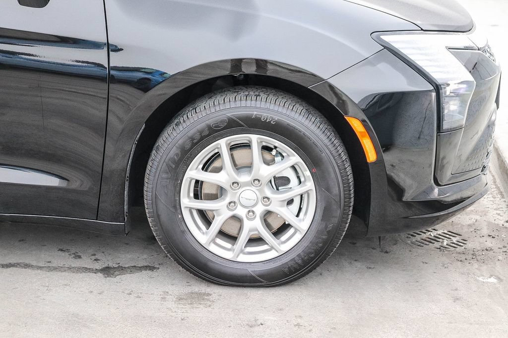New 2027 Chrysler Pacifica Select FWD image 11