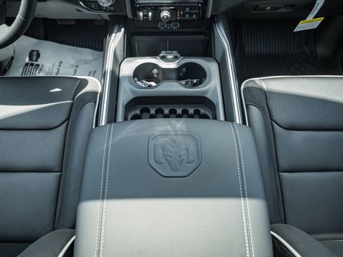 New 2026 RAM 1500 Laramie AWD/4WD image 32