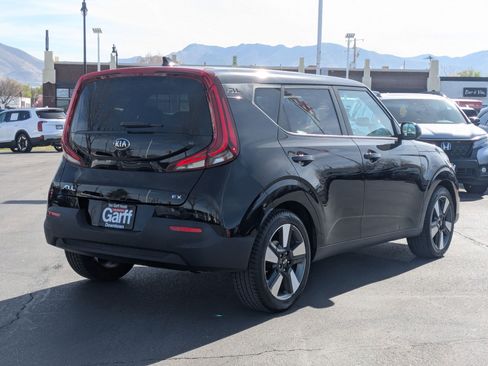 Used 2020 Kia Soul EX image 3