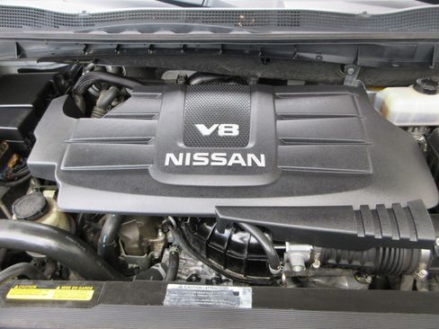 Used 2017 Nissan Titan PRO-4X AWD/4WD image 45