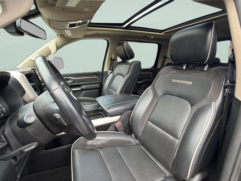 Used 2020 RAM 1500 Laramie AWD/4WD image 23