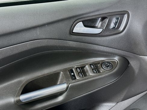 Used 2015 Ford Escape SE FWD image 15