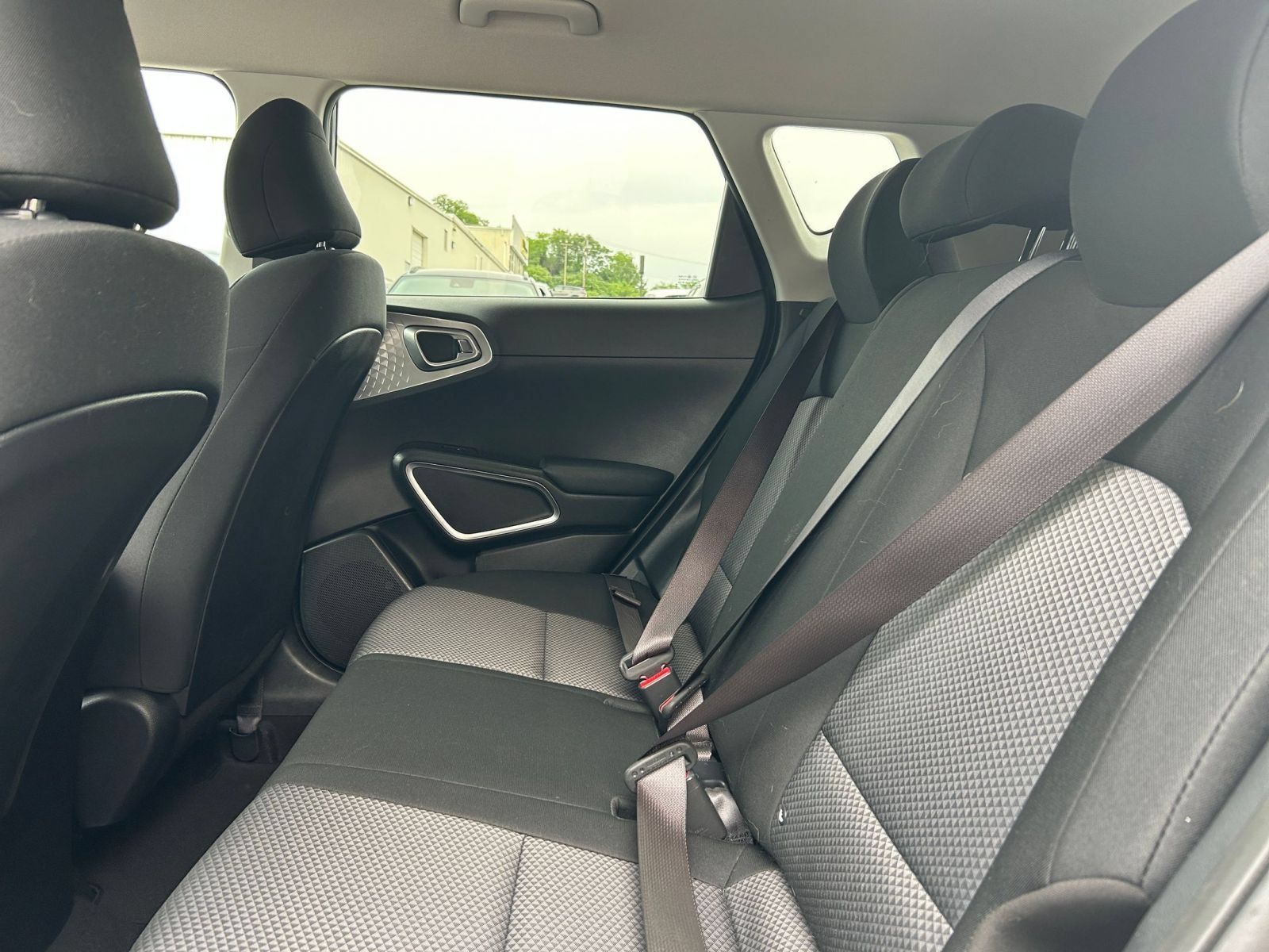 Used 2025 Kia Soul LX w/ LX Technology Package FWD image 20