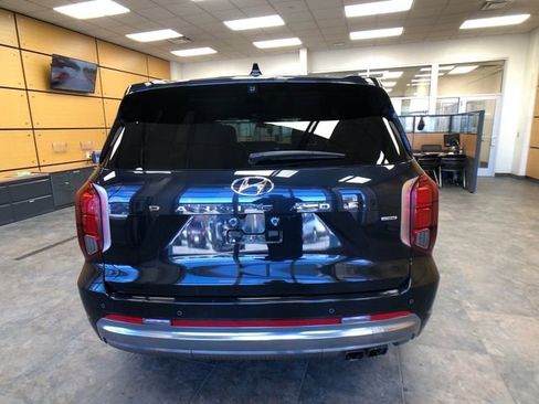 Used 2024 Hyundai Palisade Calligraphy image 6