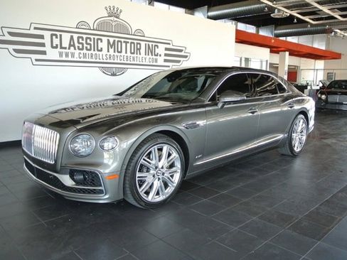 Used 2020 Bentley Flying Spur W12 image 10