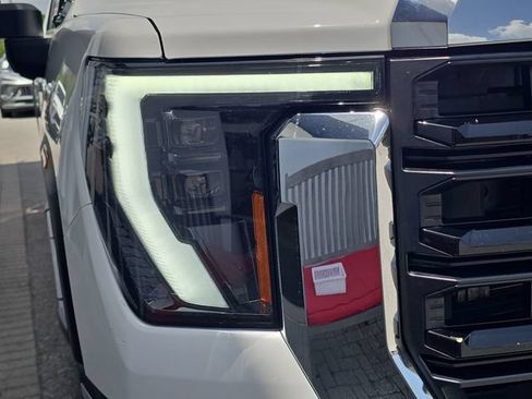 Certified 2024 GMC Sierra 3500 Pro w/ Convenience Package AWD/4WD image 10