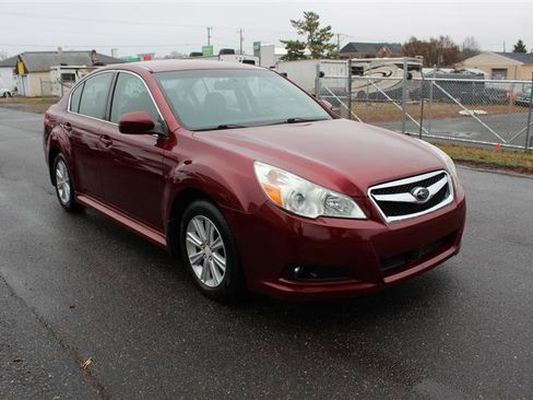 Used 2010 Subaru Legacy 2.5i Premium image 5