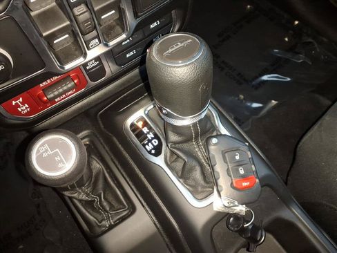 Used 2026 Jeep Gladiator Mojave AWD/4WD image 15