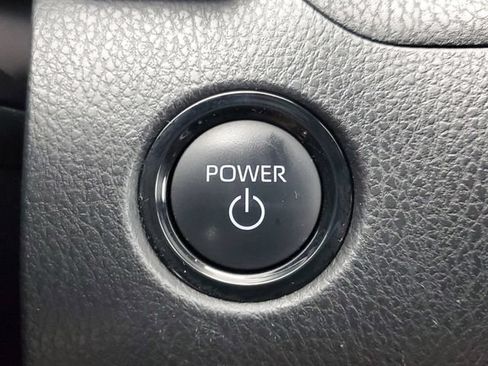 Used 2025 Toyota Camry SE w/ Convenience Package FWD image 30