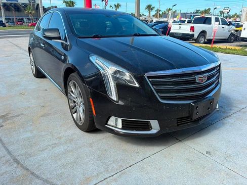 Used 2018 Cadillac XTS Luxury FWD image 2