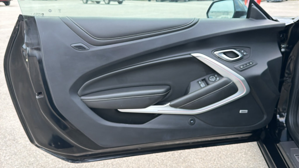 Used 2023 Chevrolet Camaro SS RWD image 13
