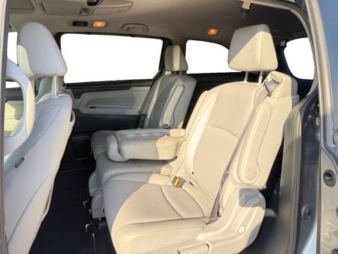 Used 2023 Honda Odyssey Touring image 16