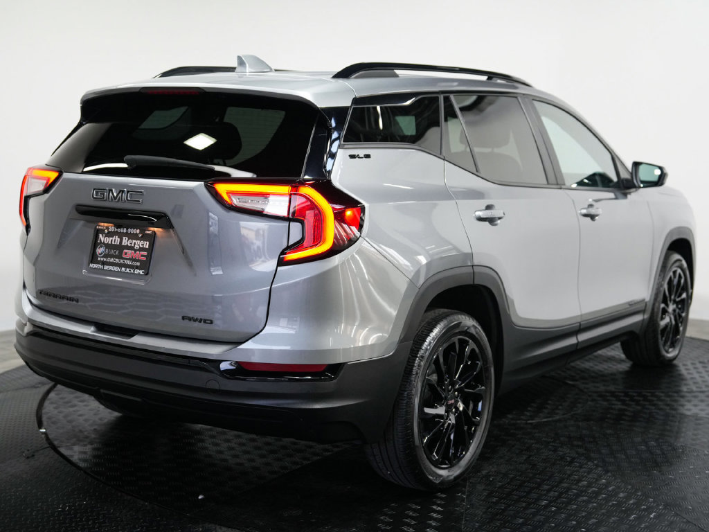 Used 2023 GMC Terrain SLE w/ Driver Convenience Package AWD/4WD image 8