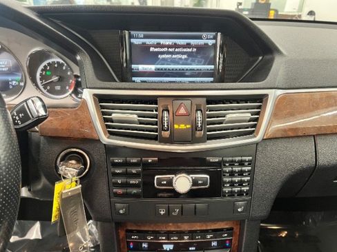 Used 2013 Mercedes-Benz E 350 4MATIC Sedan image 15