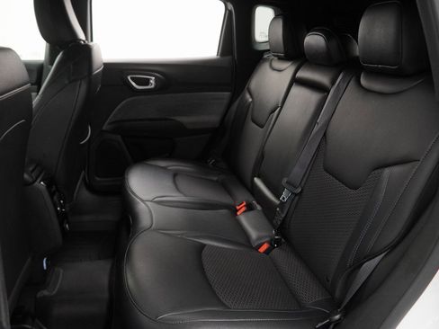 Used 2025 Jeep Compass Latitude image 20