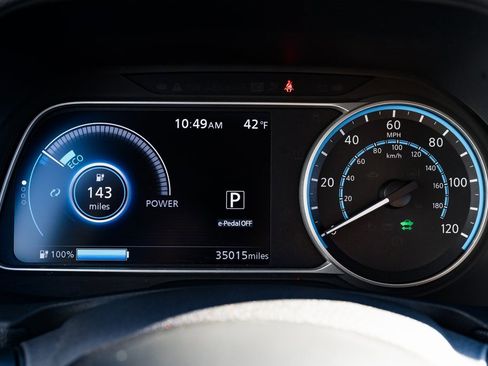 Used 2019 Nissan Leaf SV w/ SV Technology Package image 15