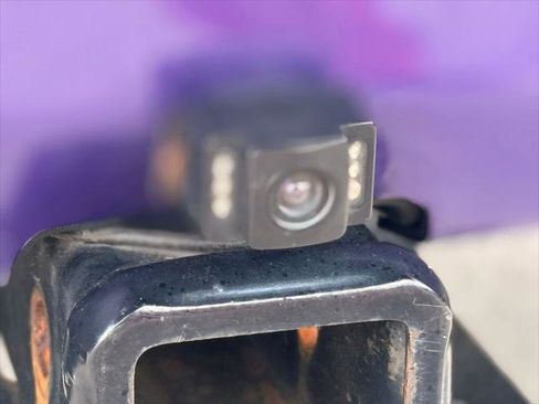 Certified 2018 Jeep Wrangler Sahara w/ Connectivity Group image 35