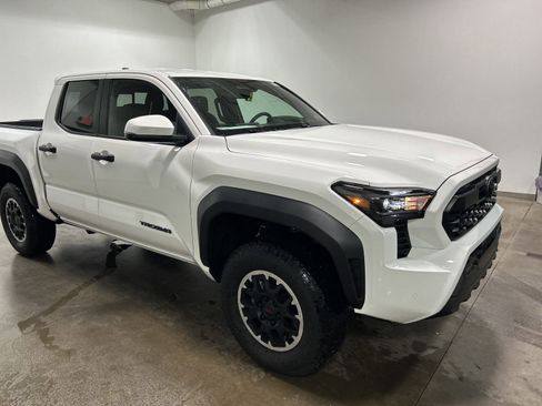 New 2024 Toyota Tacoma TRD Off-Road image 2