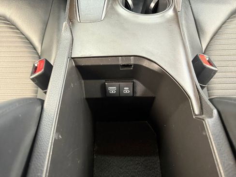 Used 2021 Toyota Camry SE FWD image 29