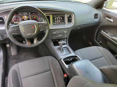 Used 2019 Dodge Charger SXT RWD image 14