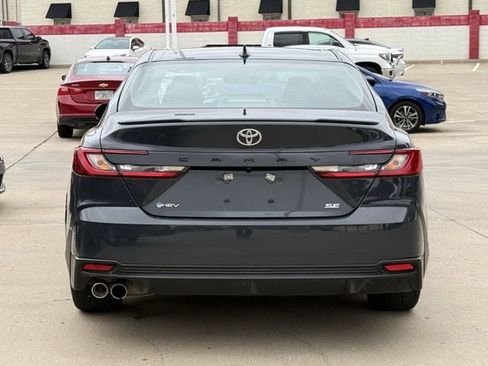 Used 2026 Toyota Camry SE w/ Convenience Package FWD image 5