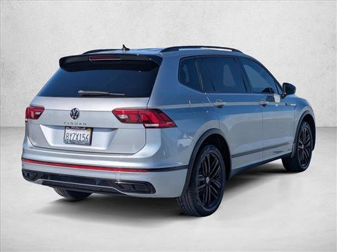 Used 2022 Volkswagen Tiguan SE R-Line image 5