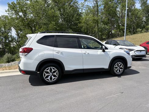 Certified 2021 Subaru Forester Premium w/ Popular Package #1 AWD/4WD image 8