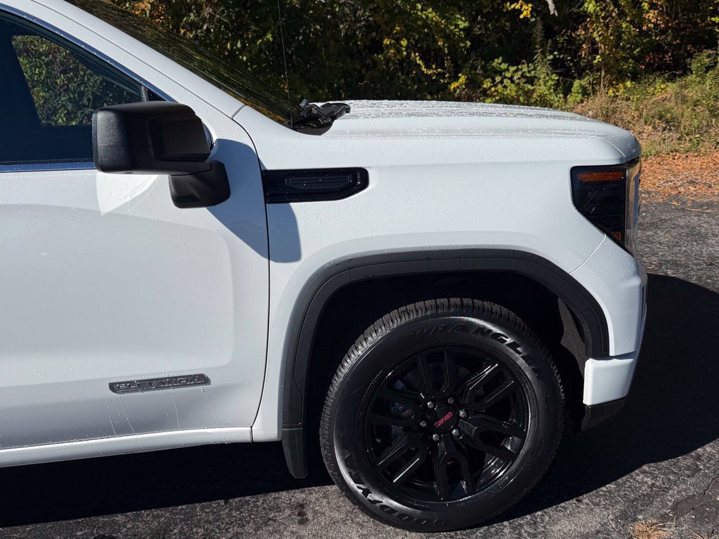 Used 2022 GMC Sierra 1500 Elevation AWD/4WD image 10
