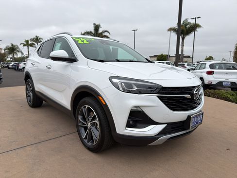 Used 2022 Buick Encore GX Essence FWD image 3
