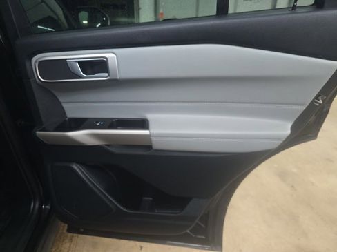 Used 2023 Ford Explorer XLT w/ Equipment Group 202A image 9