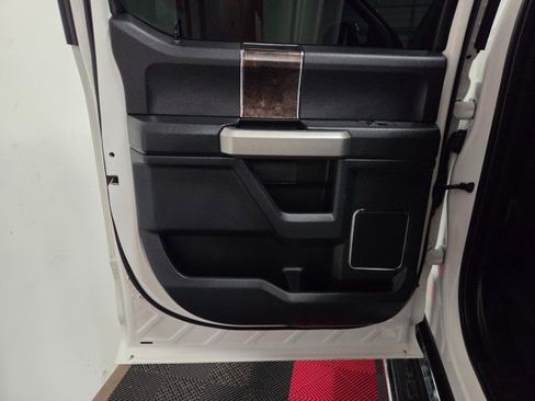 Used 2022 Ford F250 Lariat w/ Chrome Package image 32