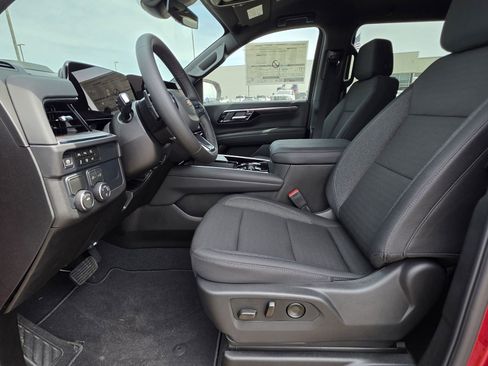 New 2026 Chevrolet Suburban LS image 14