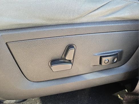 Used 2019 RAM 1500 Big Horn AWD/4WD image 15