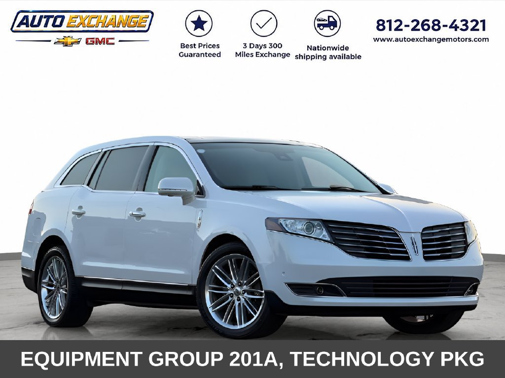 Used 2018 Lincoln MKT AWD image 2