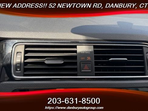 Used 2016 Volkswagen Jetta Sport FWD image 18