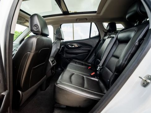 Used 2022 GMC Terrain SLT w/ LPO, Cargo Package FWD image 9