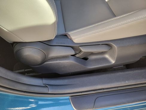 Used 2025 Toyota Camry SE FWD image 6