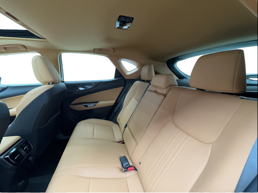 Used 2025 Lexus NX 250 FWD w/ Towing Package (2000 Lbs) image 27