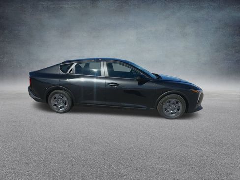 Used 2025 Kia K4 LX image 25