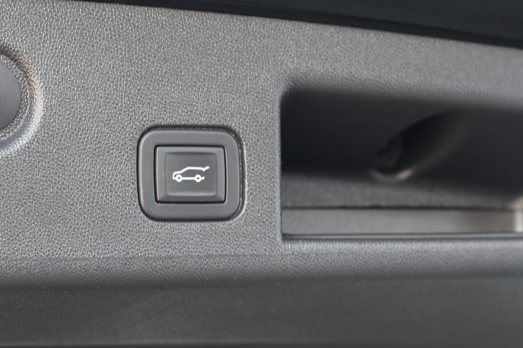 Used 2024 Chevrolet Equinox LT FWD image 38